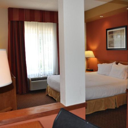 Holiday Inn Express Williamston By Ihg Bagian luar foto