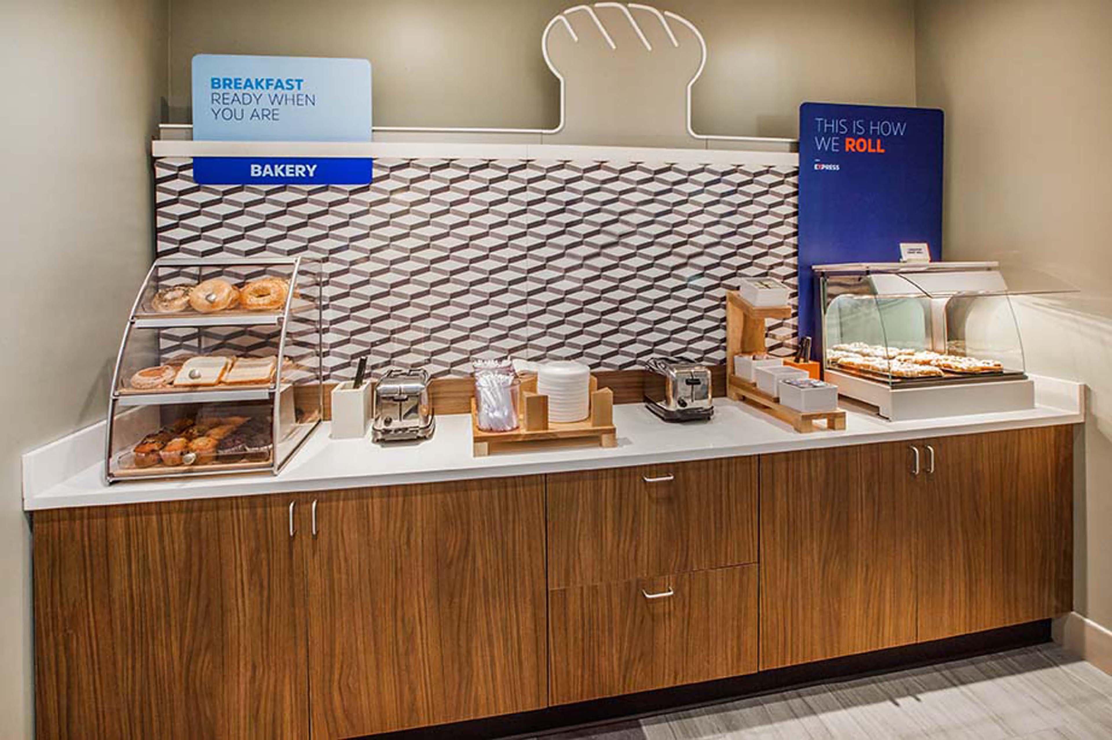 Holiday Inn Express Williamston By Ihg Bagian luar foto