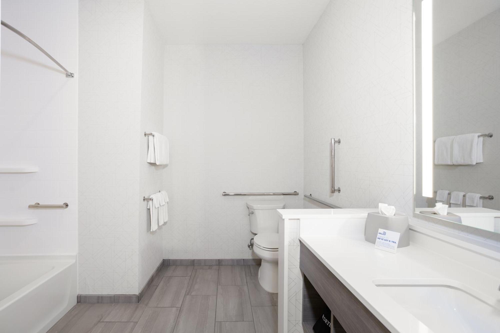 Holiday Inn Express Williamston By Ihg Bagian luar foto