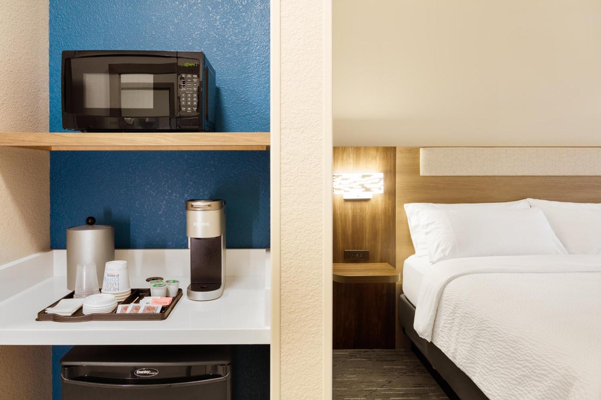 Holiday Inn Express Williamston By Ihg Bagian luar foto