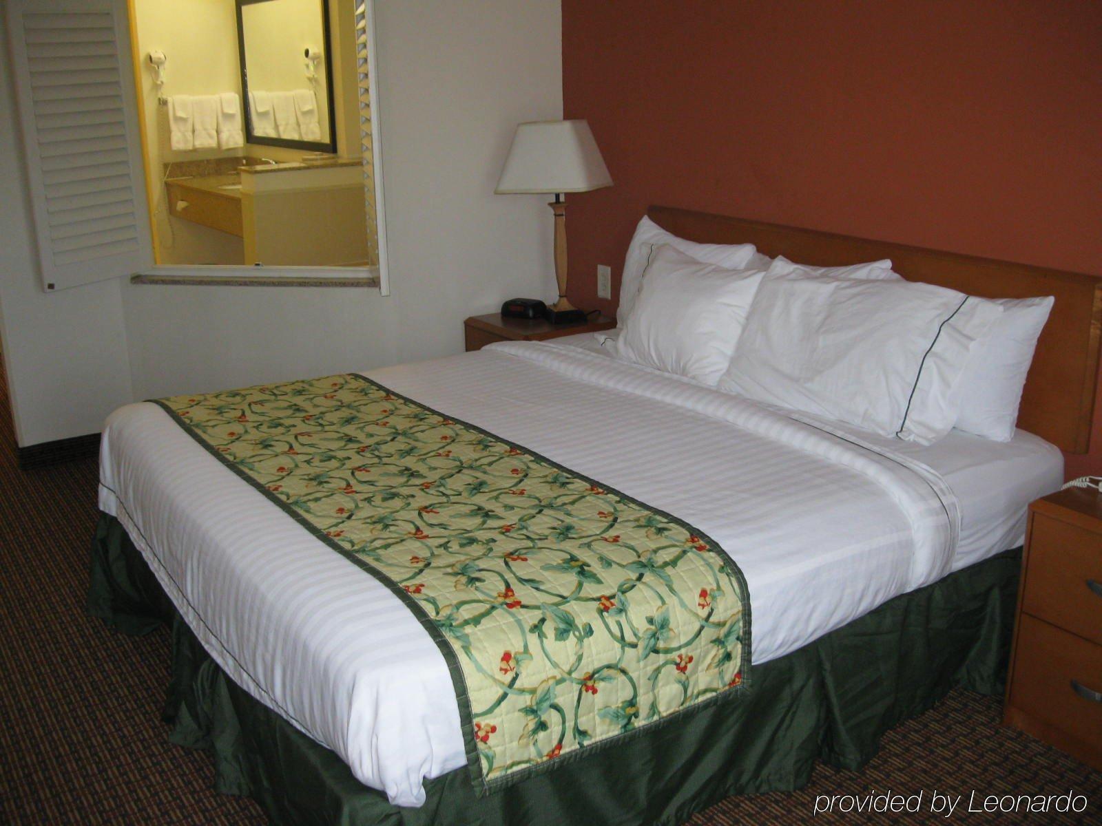 Holiday Inn Express Williamston By Ihg Bagian luar foto
